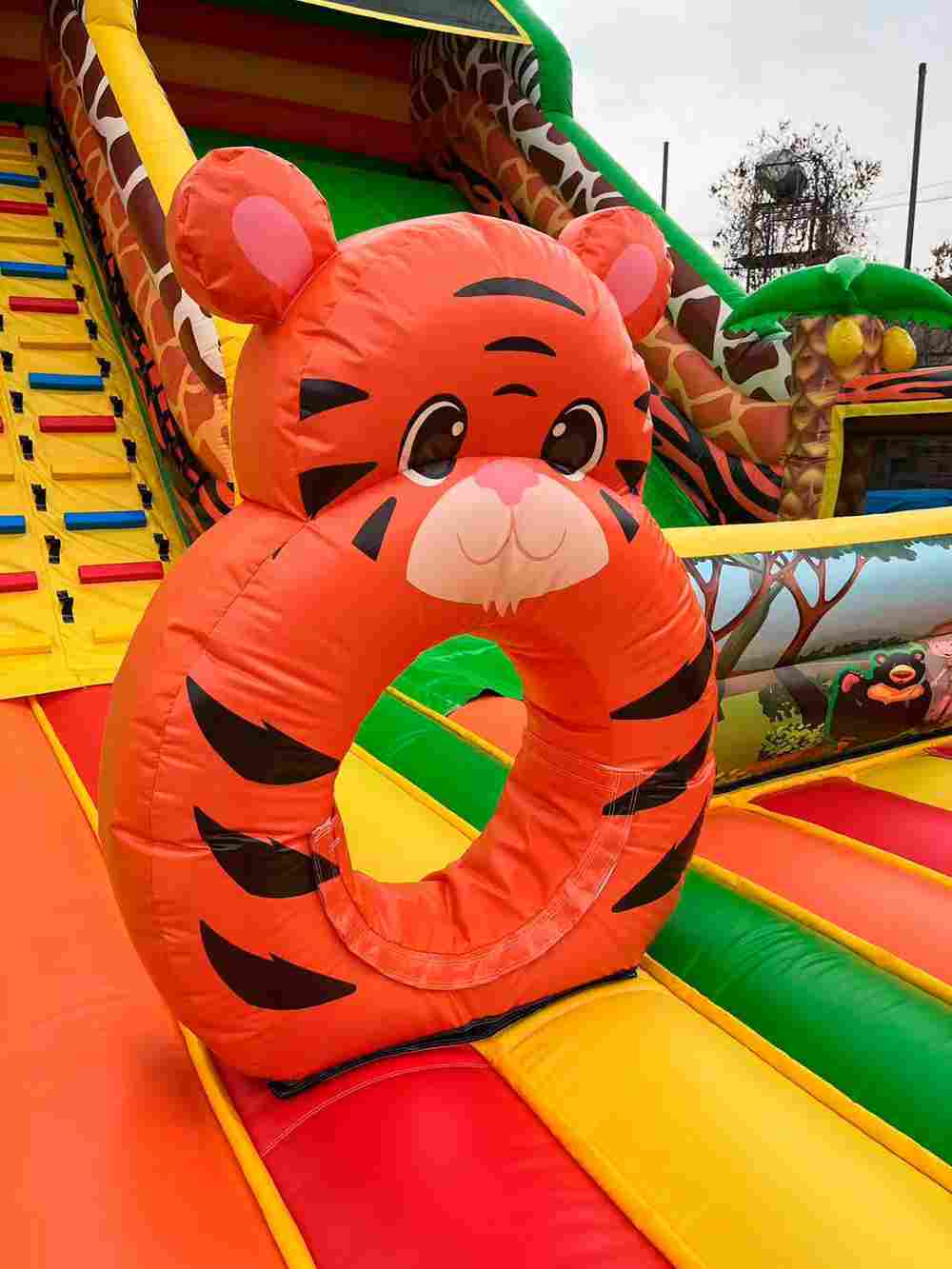 Коммерческий надувной батут «Сафари Ультра», 15*10*7,5 м