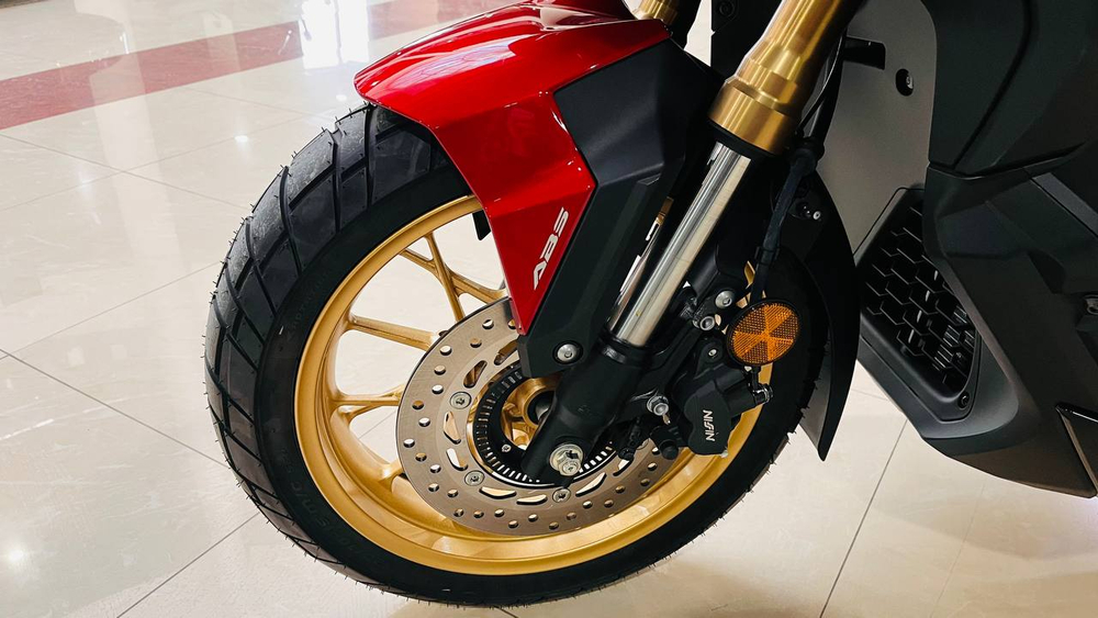 Скутер Honda ADV350AS 3TH красный