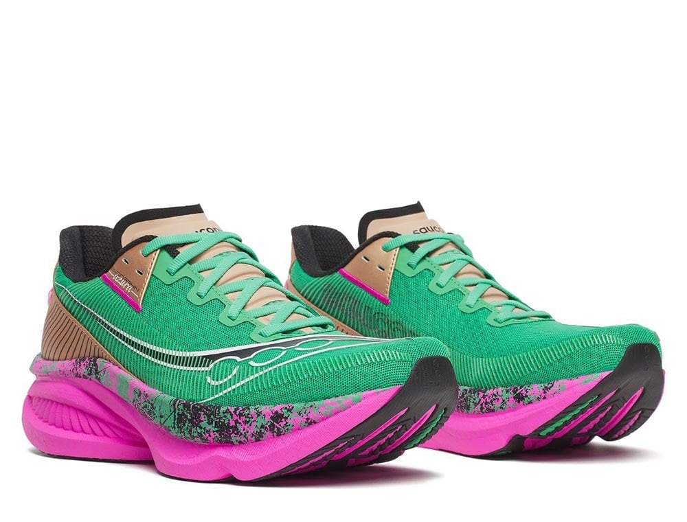 Мужские беговые кроссовки Saucony Endorphin Azura M Зелёно-розовые