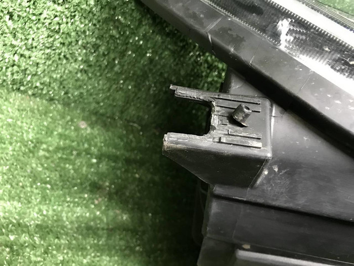 Фара правая Faw Besturn X80 (2018-2022) галоген