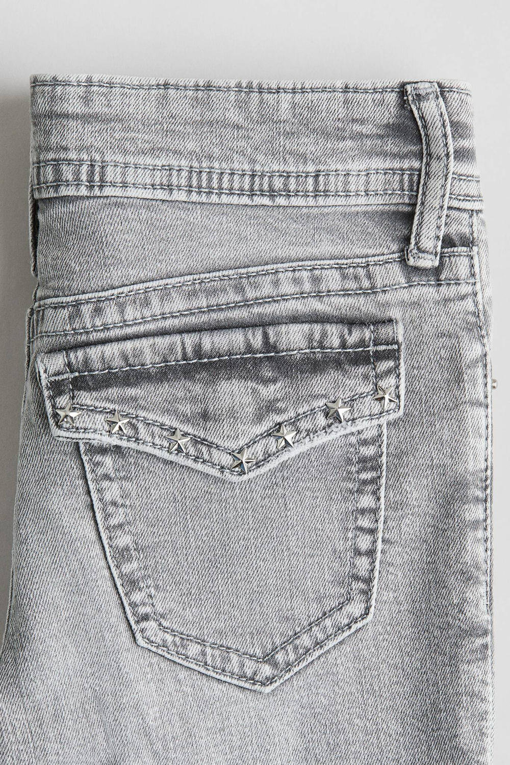 H&M Расклешенные джинсы с заниженной талией, светло-серый