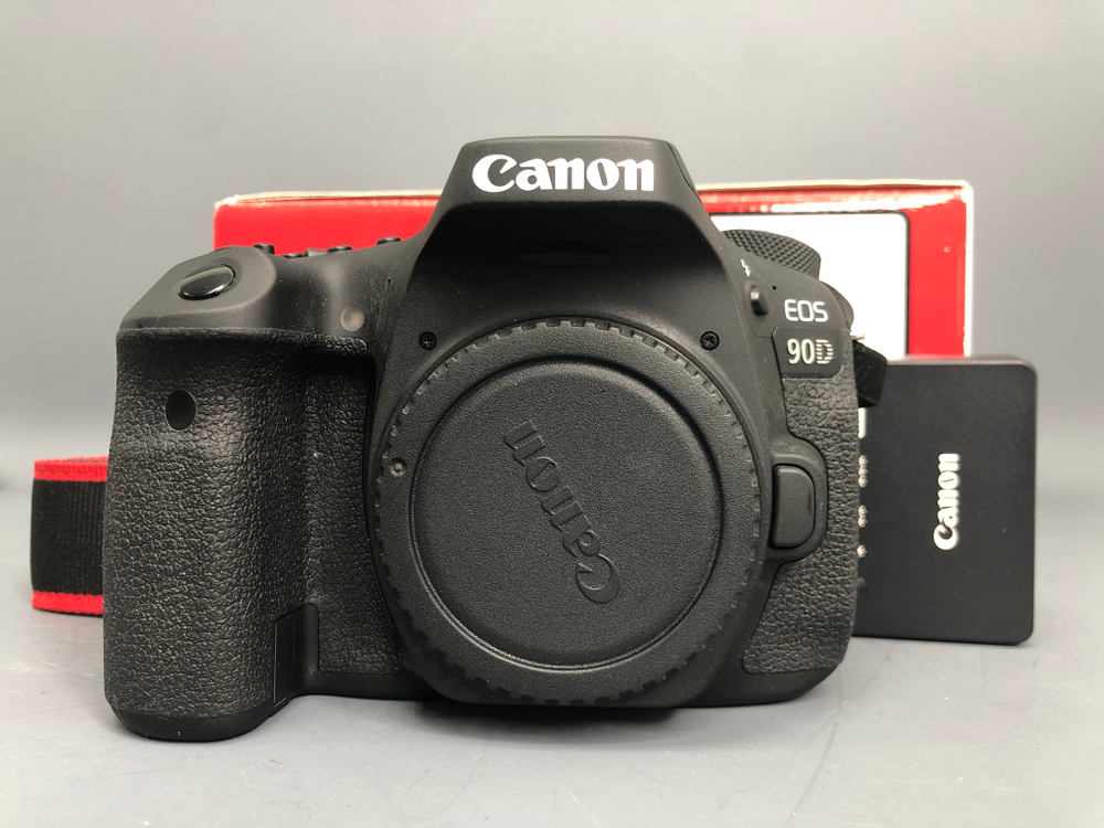 Canon EOS 90D (17.100 кадров)
