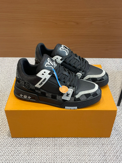Louis Vuitton Trainer Sneaker