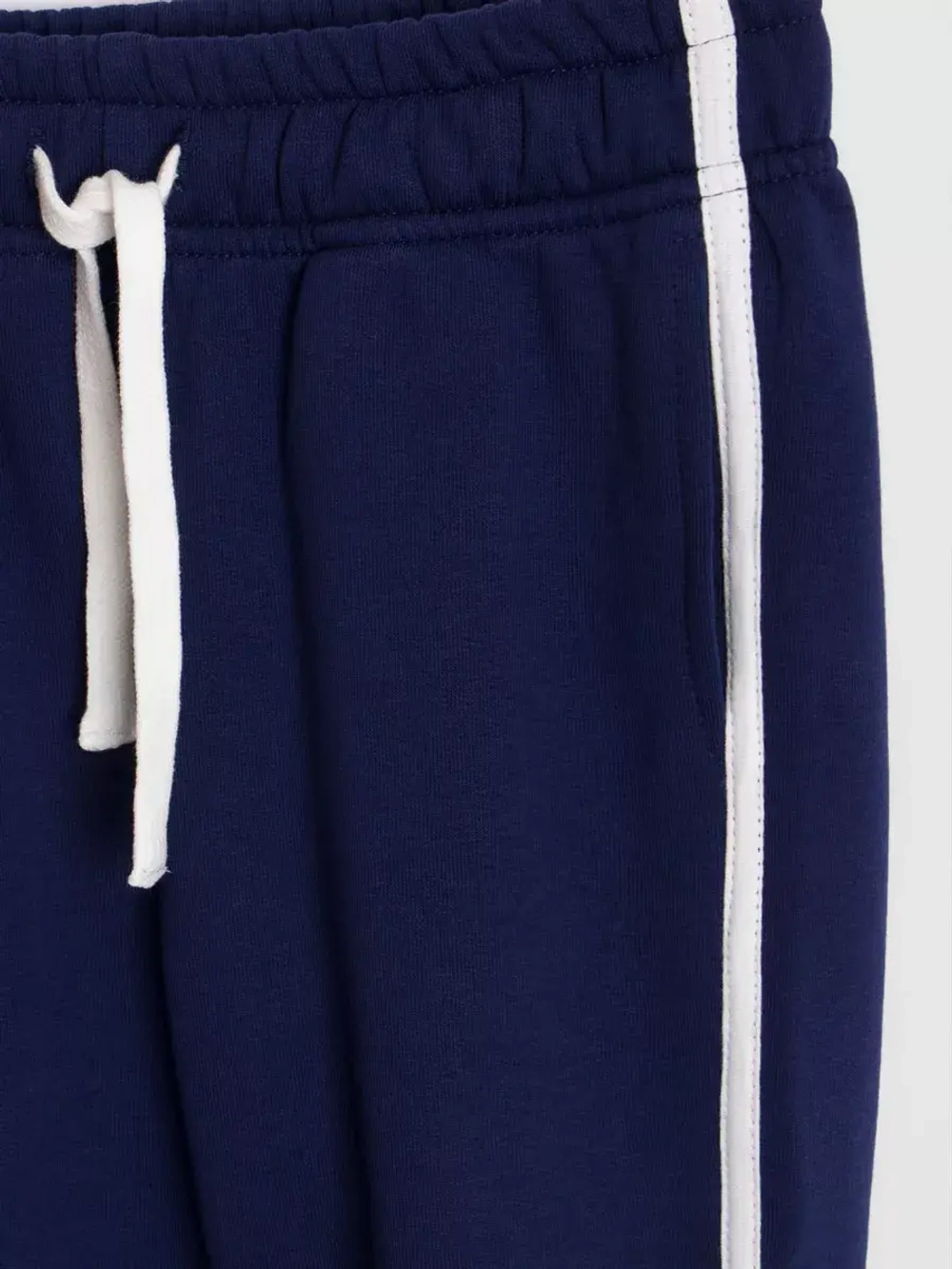 Спортивные штаны для мальчика с лампасами