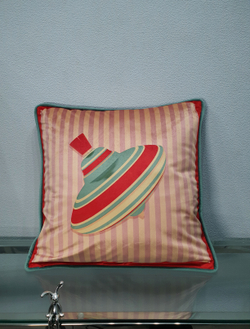 Подушка бархатная с неволяшкой