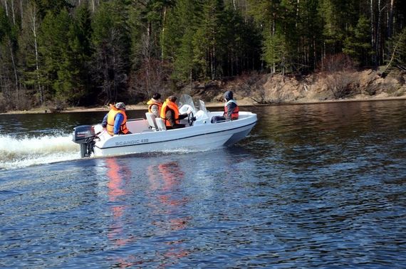 Стеклопластиковая моторная лодка SCANDIC HAVET 430 DС