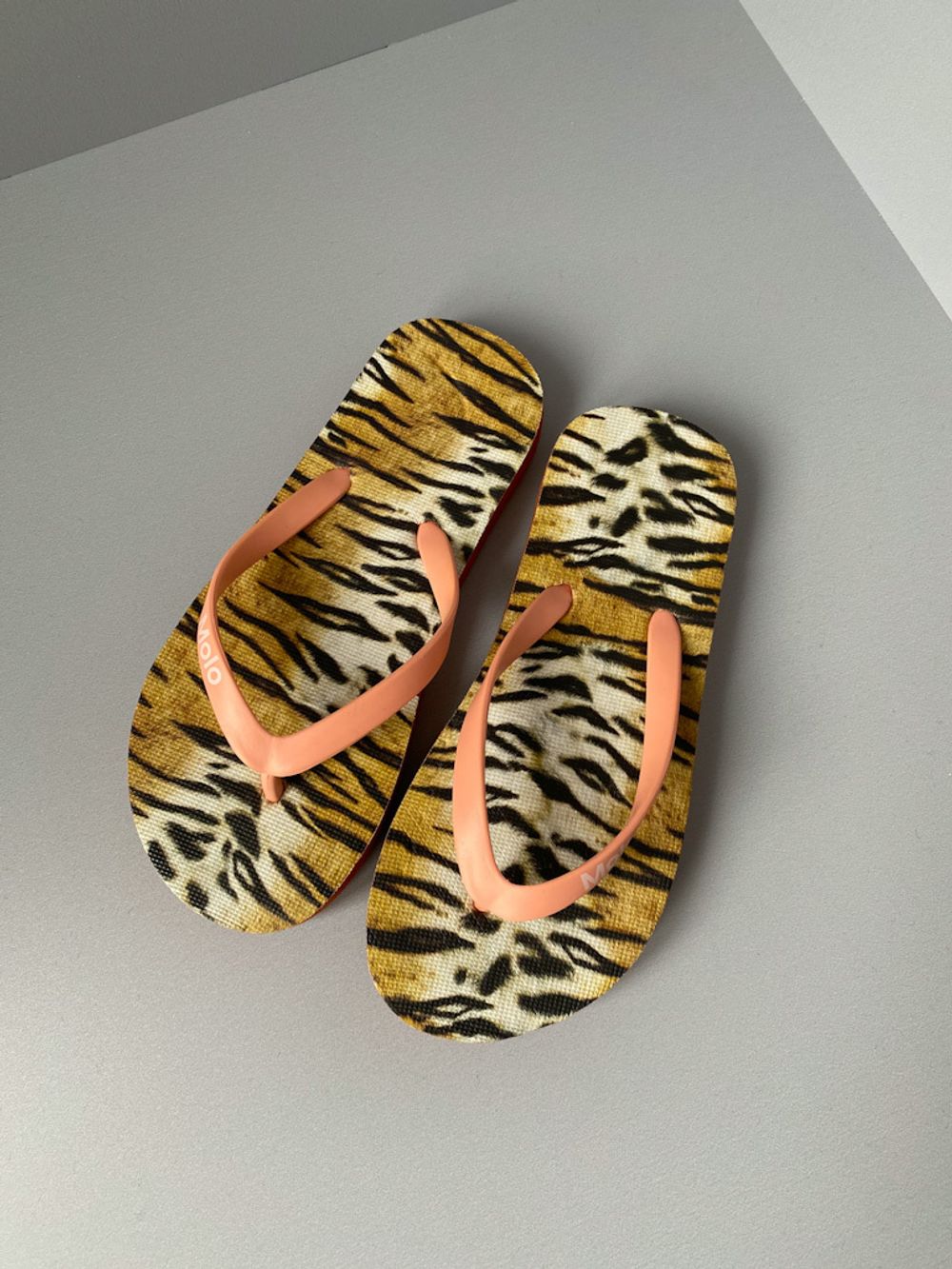 Новые шлепанцы Molo, 31