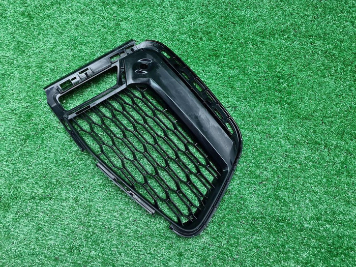 Решетка перед. бампера BMW 7er G11 (19-22) M-paket
