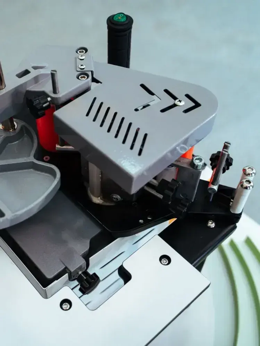 Станок кромкооблицовочный DM-100