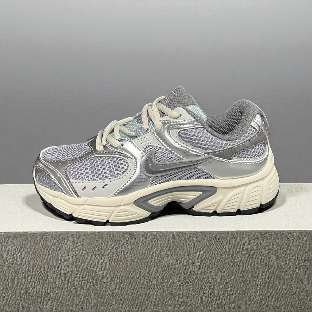 Nike V5 RNR • Silver Gray