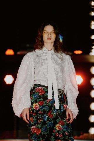 Юбка на запах с пряжкой