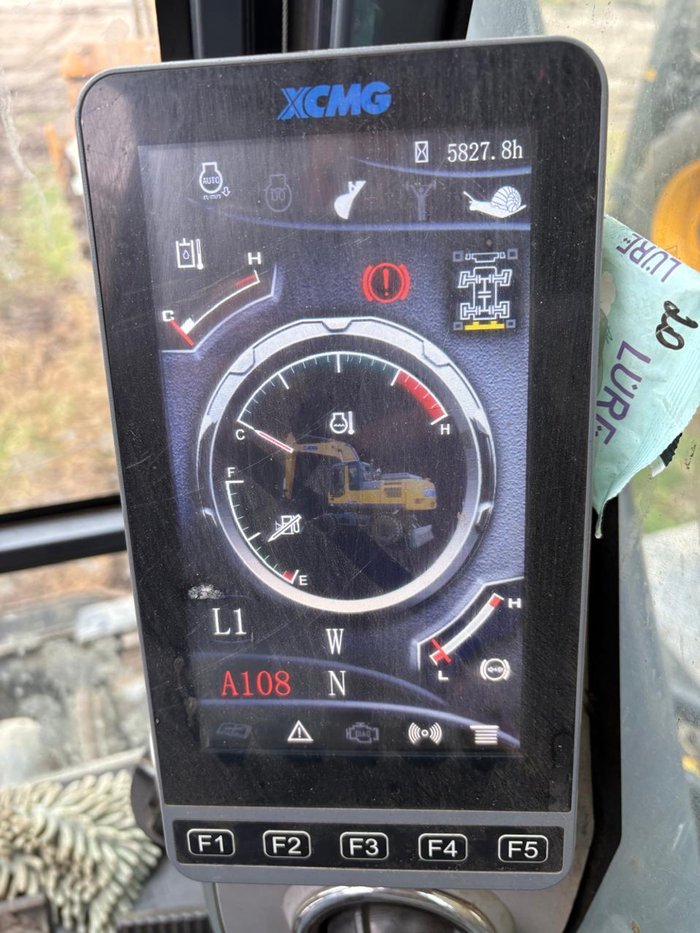 XCMG XE210* Экскаватор колесный XE210WD (Дизельный, 6,7 л, 184 л.с., АТ)