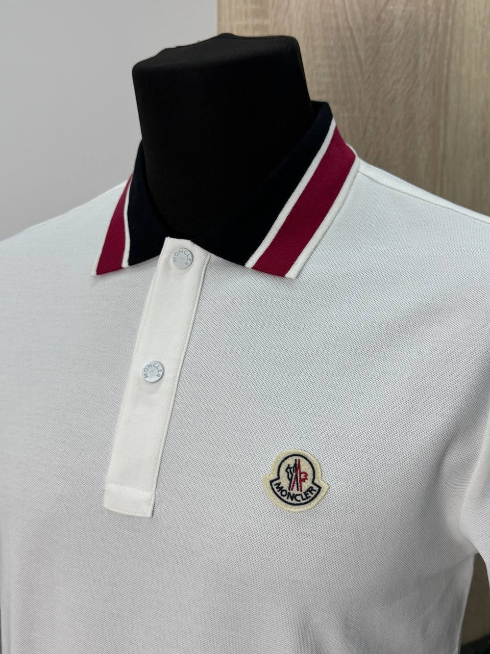 Поло Moncler