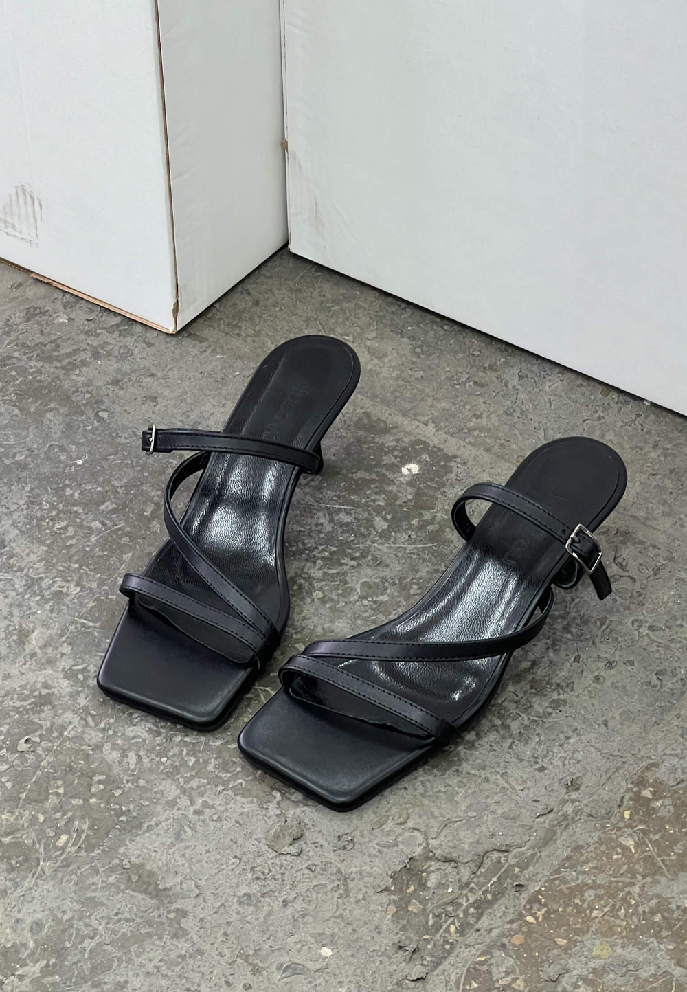 Босоножки // Nata // Black