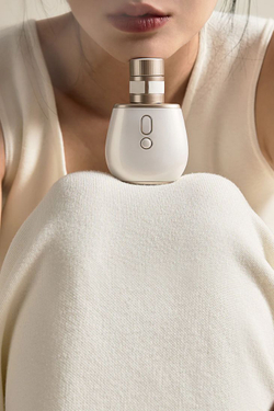 Элегантный стимулятор с вакуумом и микротоками BeYourLover Aromia