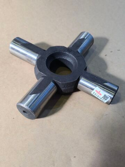 Крестовина межколесного дифференциала заднего и среднего моста