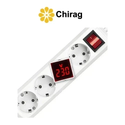 Цифровой вольтметр в розетку с зеленым циферблатом