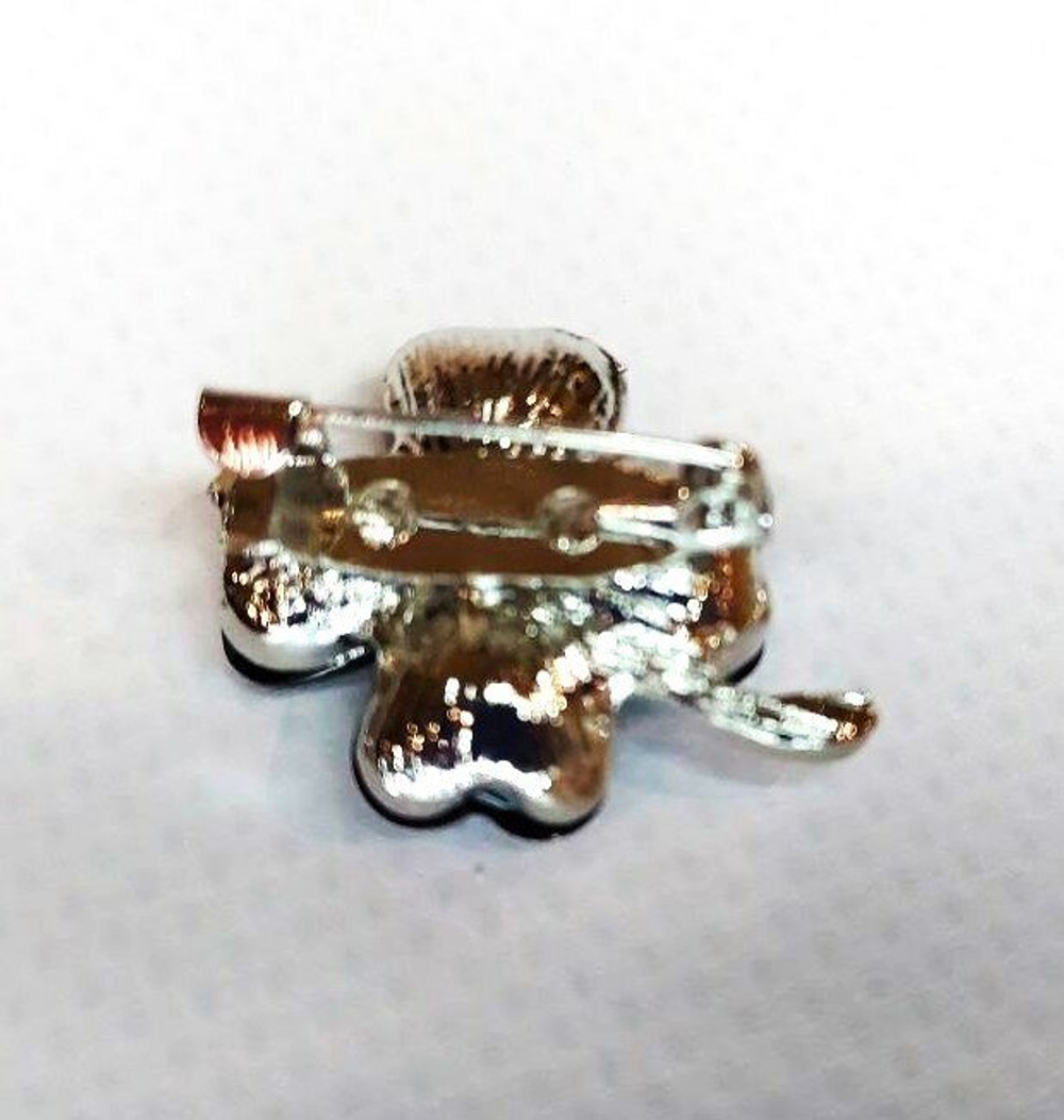 Брошь. Брошка. Клевер-четырехлистник — символ удачи. Цвет красный