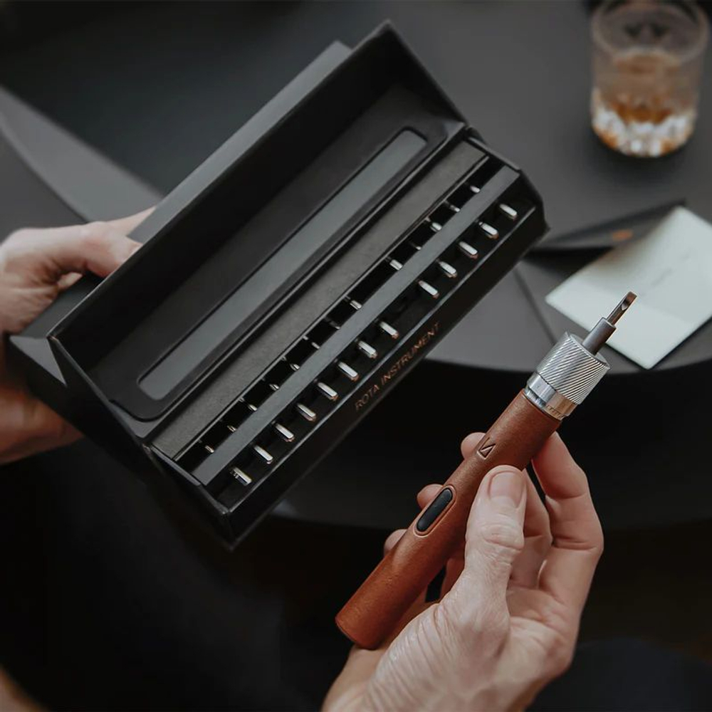 Lunar Artefacts Прецизионная электрическая отвертка Rota-Master Screwdriver Modernist Brown