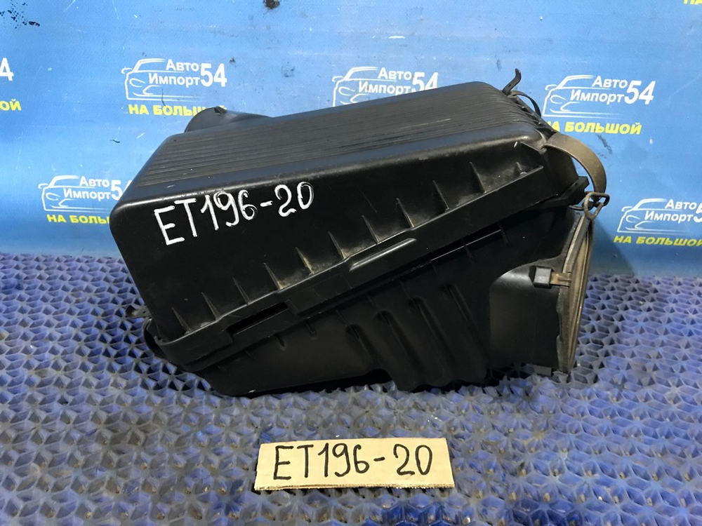 Корпус воздушного фильтра TOYOTA CALDINA 1996