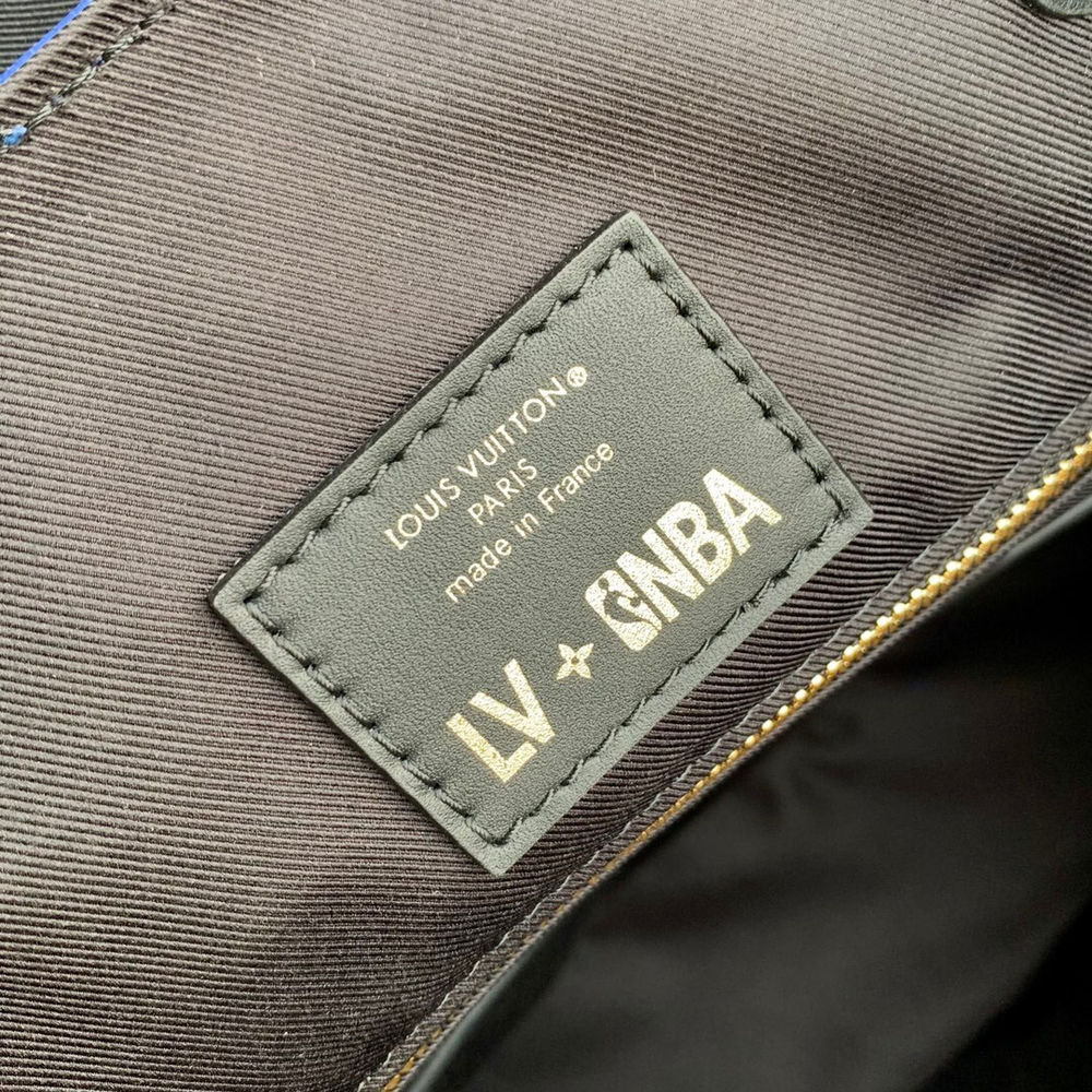 Louis Vuitton Christopher MM