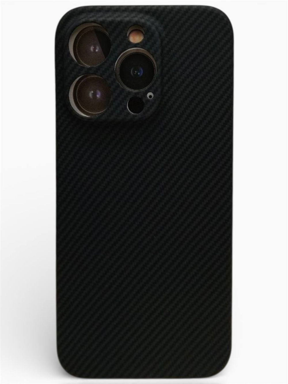 Оригинальный карбон для iPhone 15