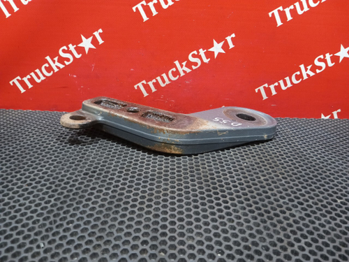 Кронштейн амортизатора нижний правый 2018г.