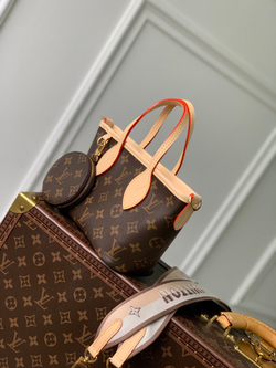Louis Vuitton Neverfull BB