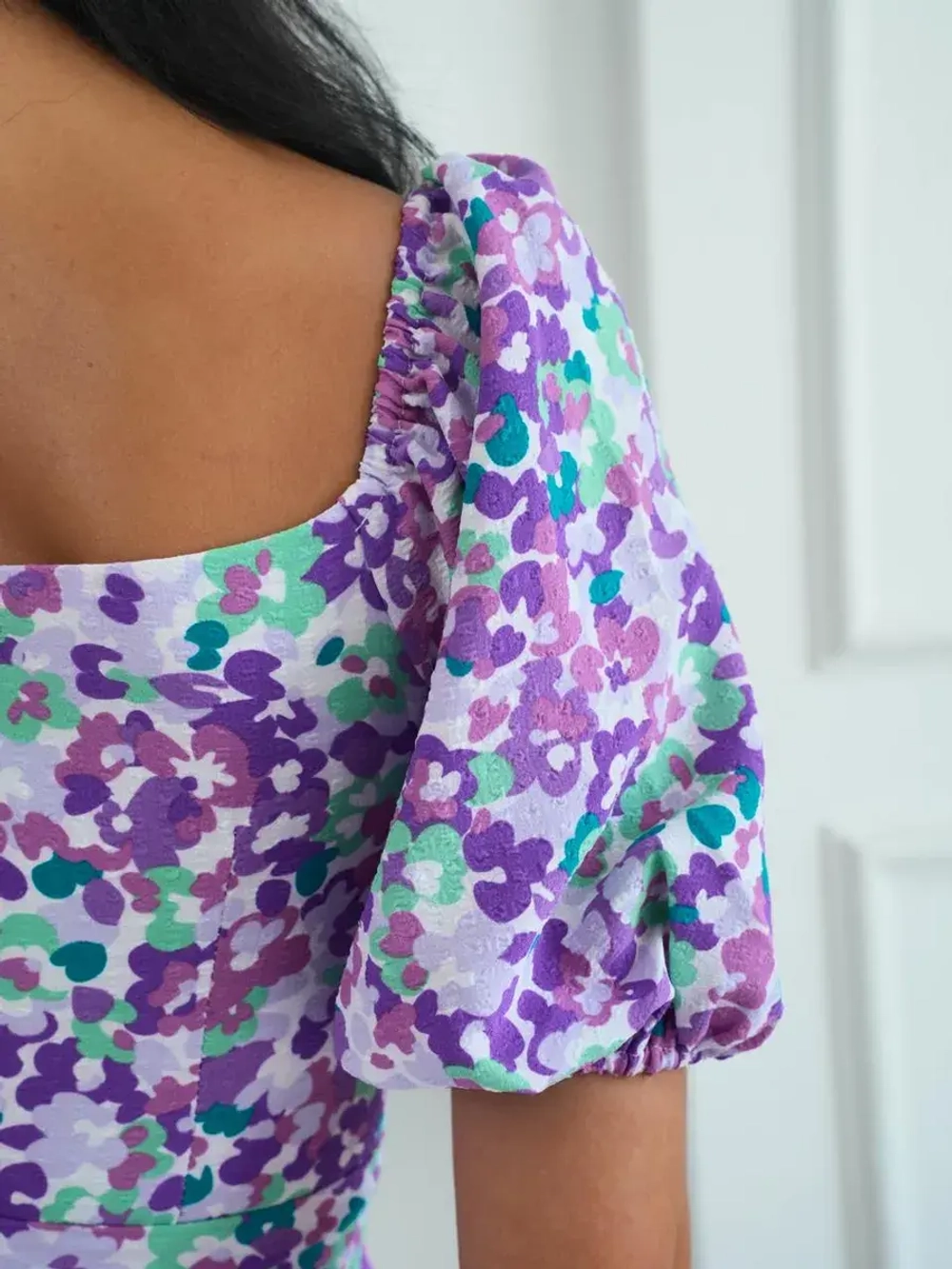 Летнее платье короткое в цветочек