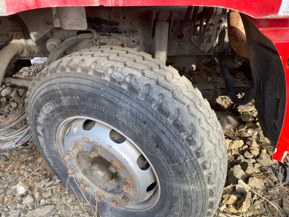Shacman (Shaanxi) SX* 6x4 Седельный тягач SX42584V324 (Дизельный, 11,6 л, 423 л.с., МТ)