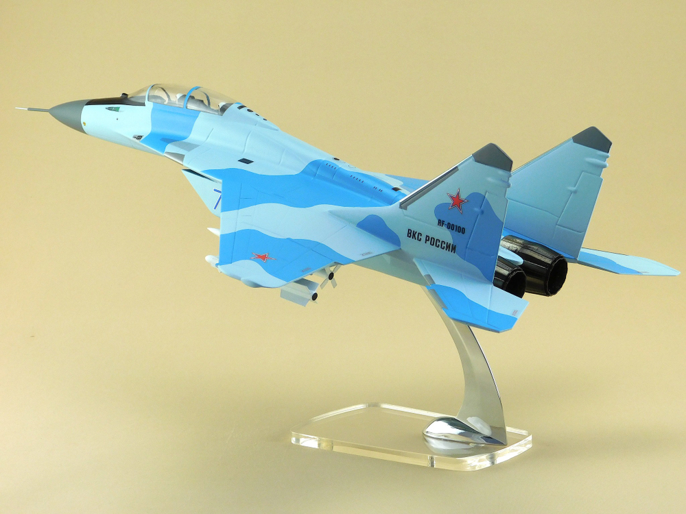 Модель самолета МиГ-35 (М1:32 ВВС России, 702)