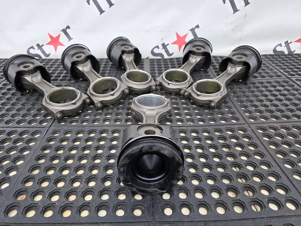 Комплект поршней с шатунами 2022г.