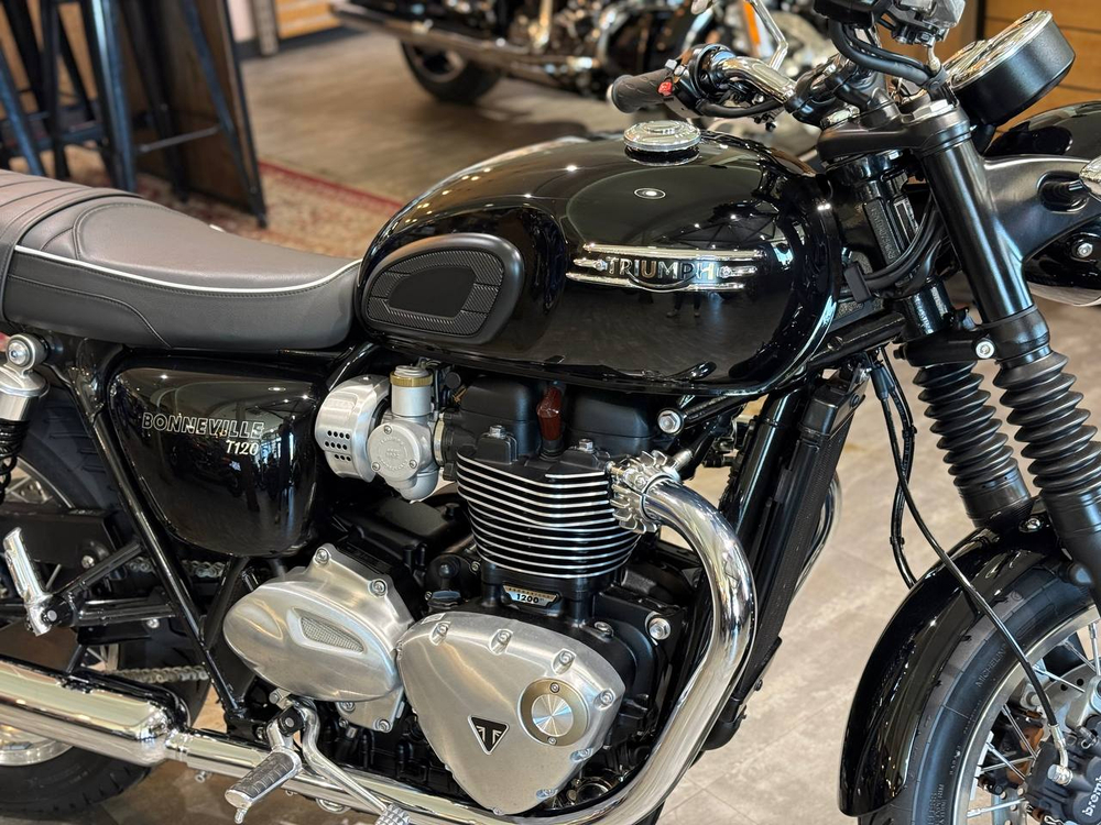 Triumph Bonneville T120, 2024