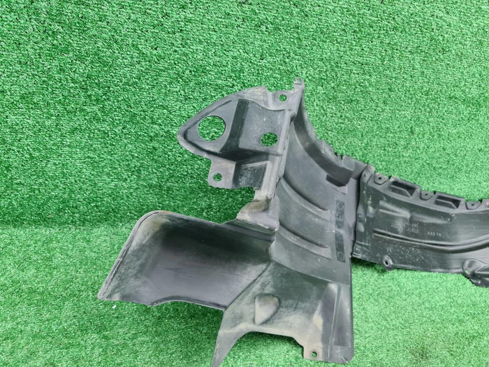 Подкрылок передний левый Land Cruiser 200 (15-21)