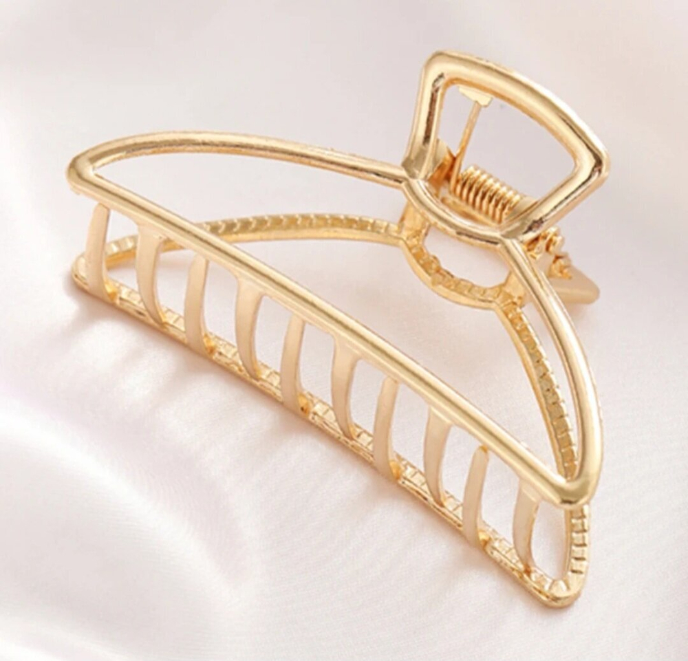 Заколка-краб для волос женская. Металл. Цвет  золото. Усиленная. Подходит для всех типов волос. Надежно держит прическу.