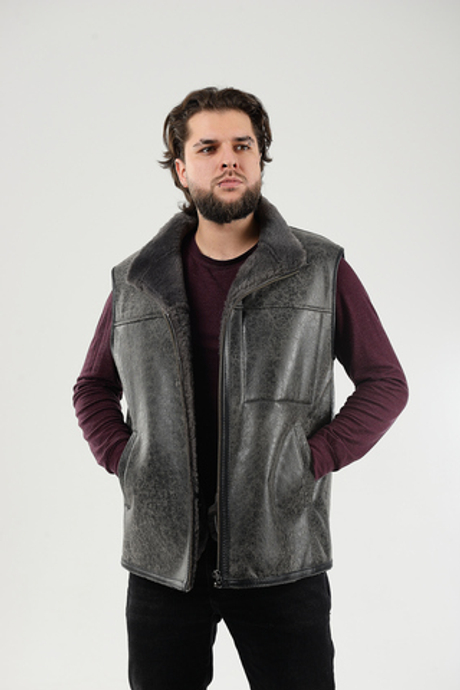 Жилет универсальный из натуральной дубленочной овчины, покрытие Брызги-темный мех