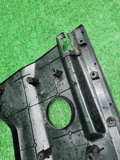 Кожух замка капота правый Hongqi HS5 (2019-н.в.)