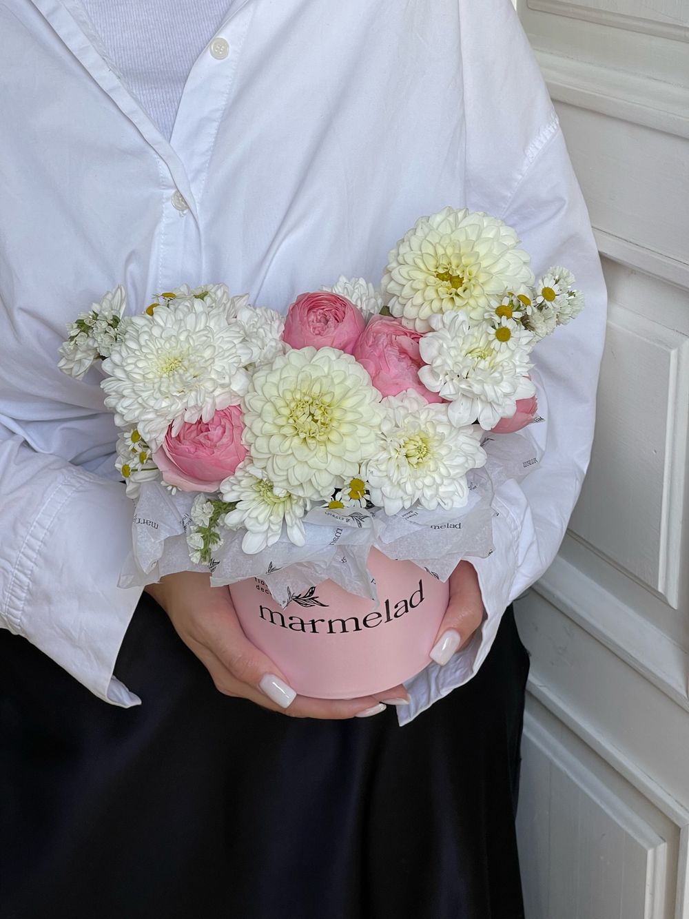 Цветочная композиция в бело-розовой гамме