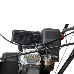 HUTER SGC 4100LX бензиновый снегоуборщик 7 л.с. ковш 68 см, выброс 15 м, 6 вперед/2 назад 70/7/26