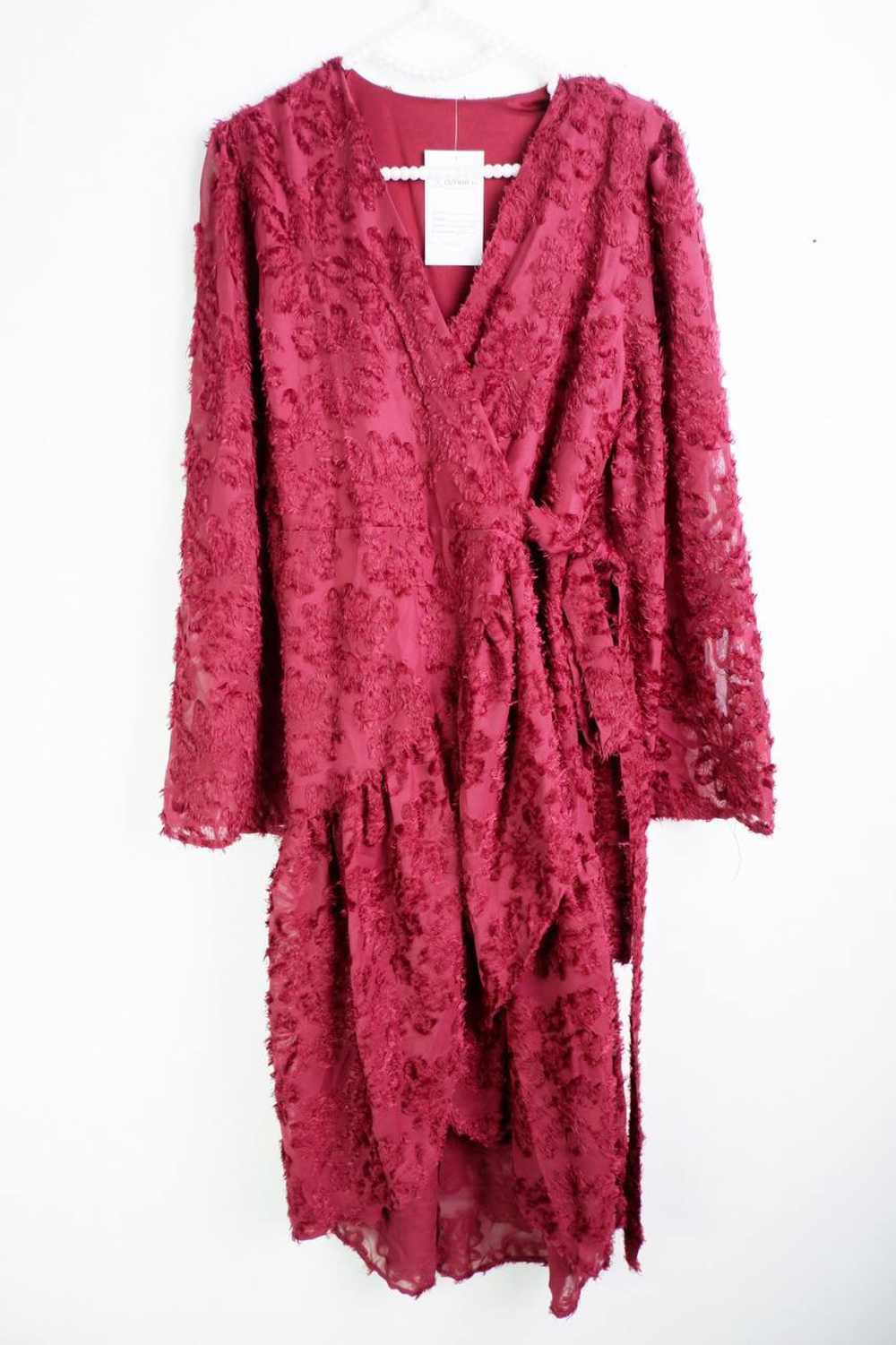 Платье Shein на запах, маркировка М, визуально на 46 размер