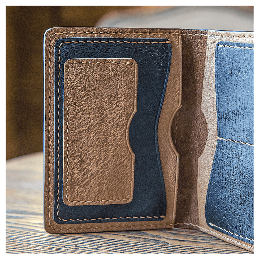 Кожаная обложка на паспорт «Шаманка» (фигура)