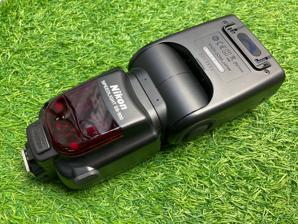 Nikon Speedlight SB-900