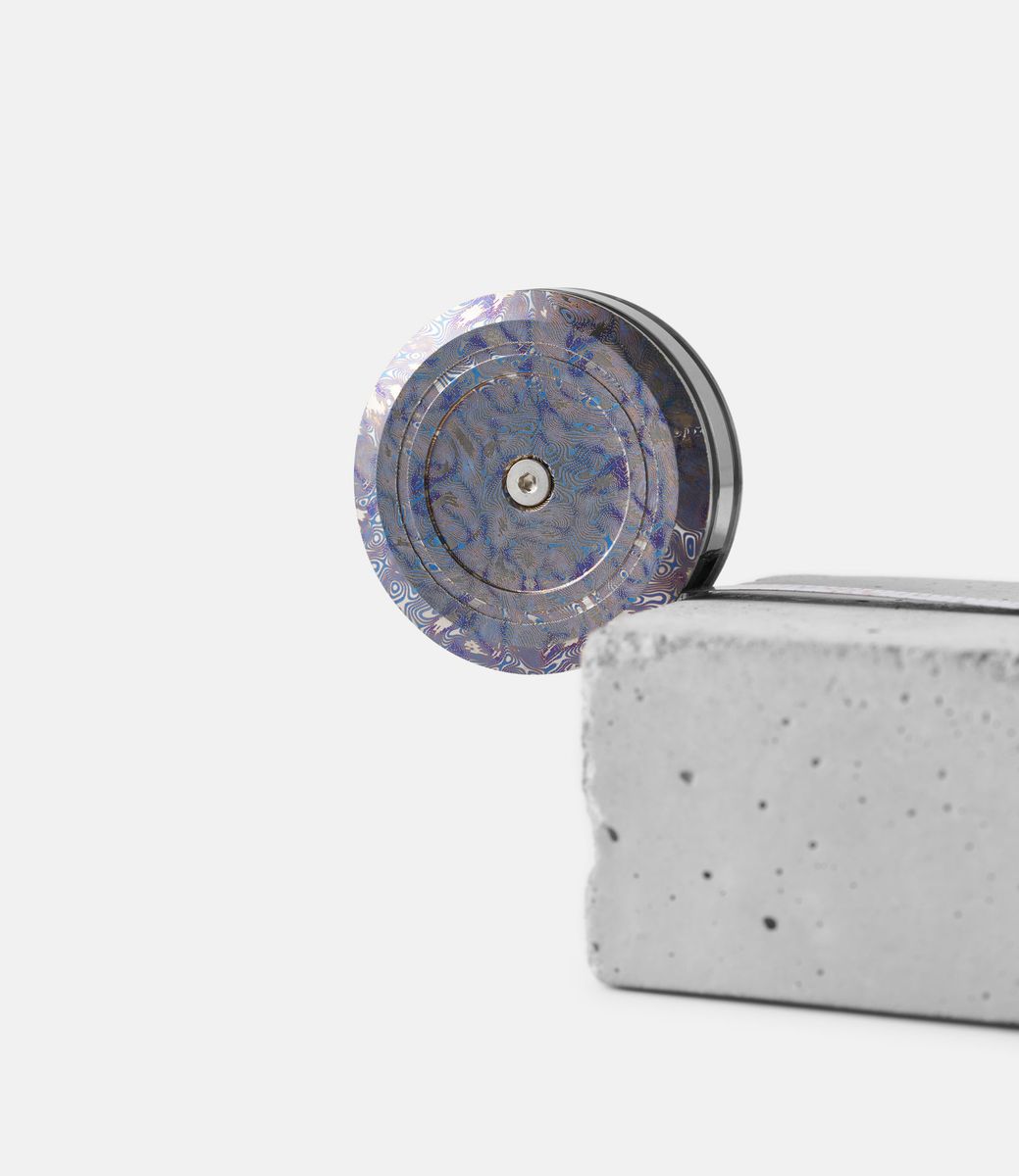 TEC Ti-Tape Royal Blue Damascus — мини-рулетка из титана
