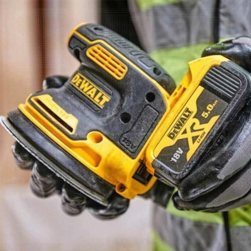Виброшлифмашина эксцентриковая аккумуляторная DeWALT DCW 210 N бесщеточная, без АКБ и ЗУ DCW210N-XJ
