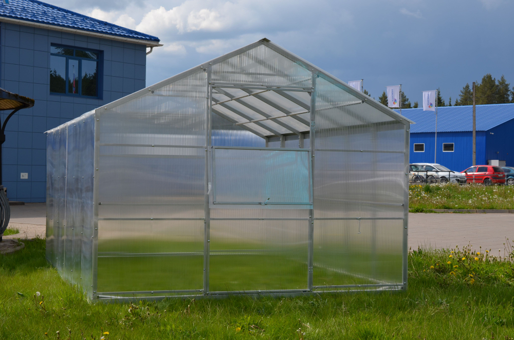 Каркас теплицы "Агросфера-Домик" 3 х 8 метра из оцинкованной трубы 40 х 20 мм, шаг дуги 67 см