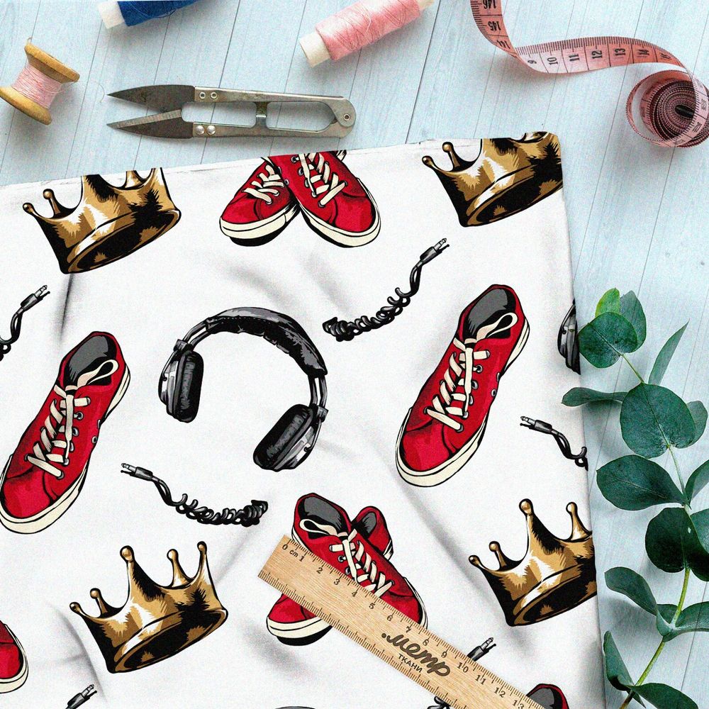 Ткань шелк Армани яркие конверсы, корона и наушники