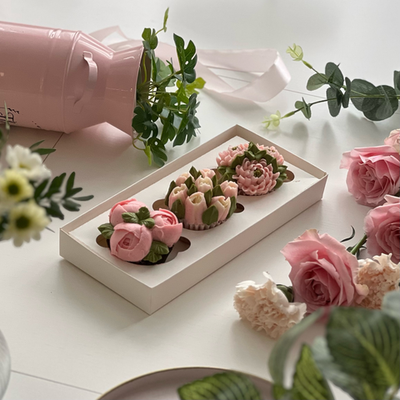 Набор из 3 цветочных капкейков в розовой палитре — ассорти творожных цветов ручной работы