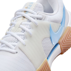 Женские Кроссовки теннисные Nike Zoom GP Challenge 1 - white/light blue/sail/gum light brown