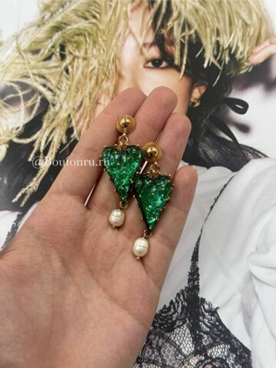 Серьги в форме "Сердца" зеленые с подвесками из натурального жемчуга