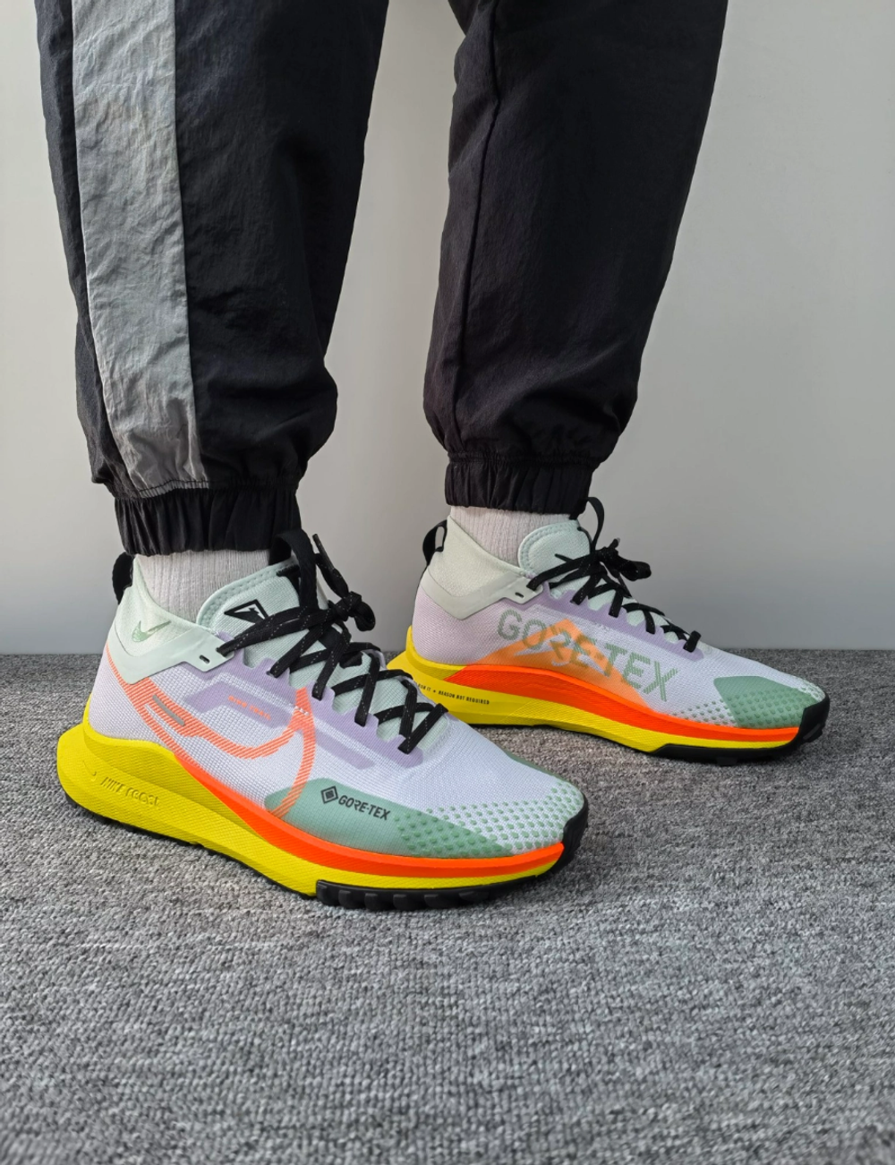 Мужские кроссовки Nike Pegasus Trail 4 Gore-tex 'Yellow Orange' DJ7926-500